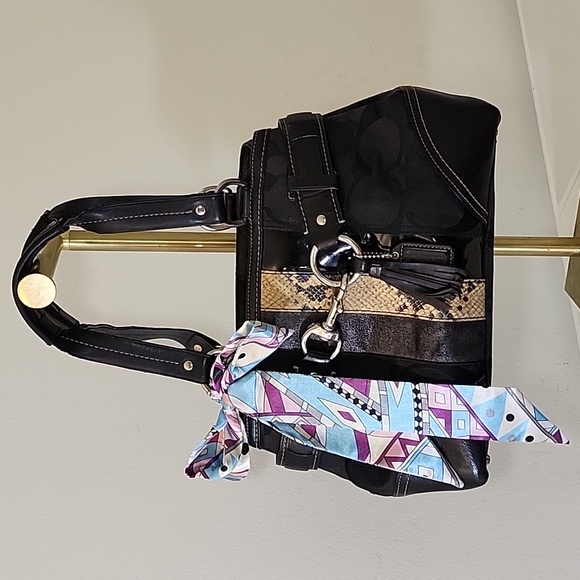 Coach Handbags - Coach Y2K Elegant  Hamptons Hobo Mobwife  Shoulder Bag